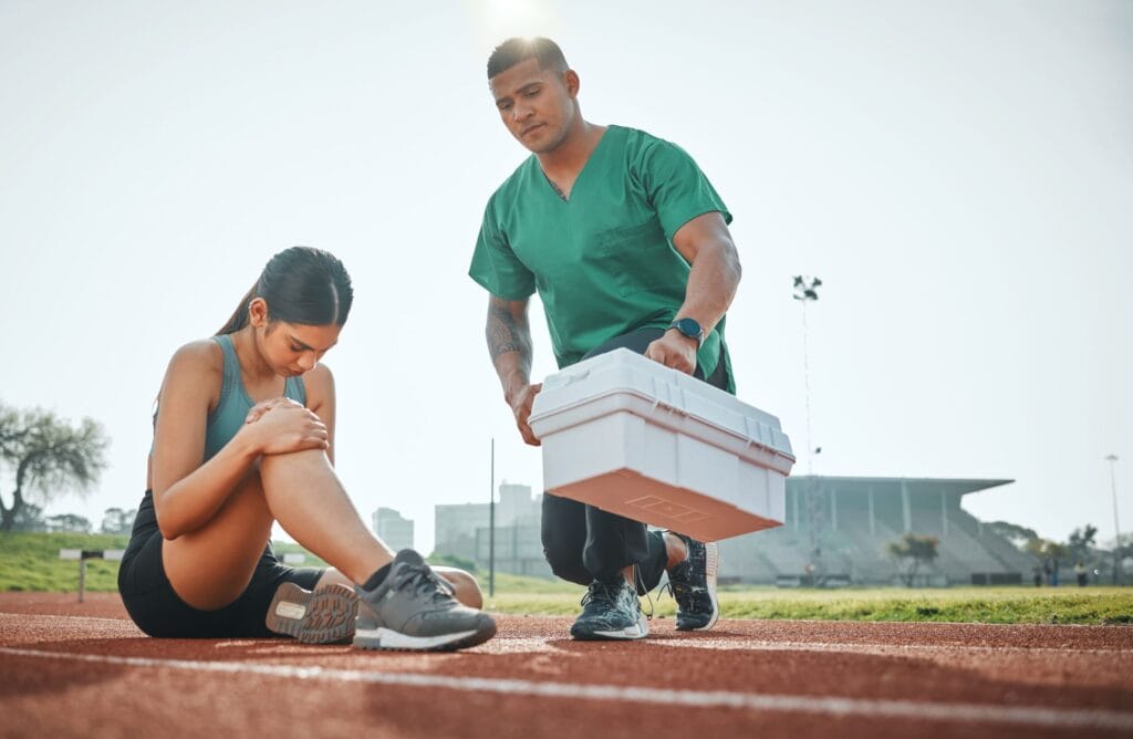 Pernahkah anda mengalami sakit belakang, kecederaan sukan, atau ketegangan leher dan bahu? Fisioterapi boleh menjadi penyelesaian untuk pelbagai penyakit ini.