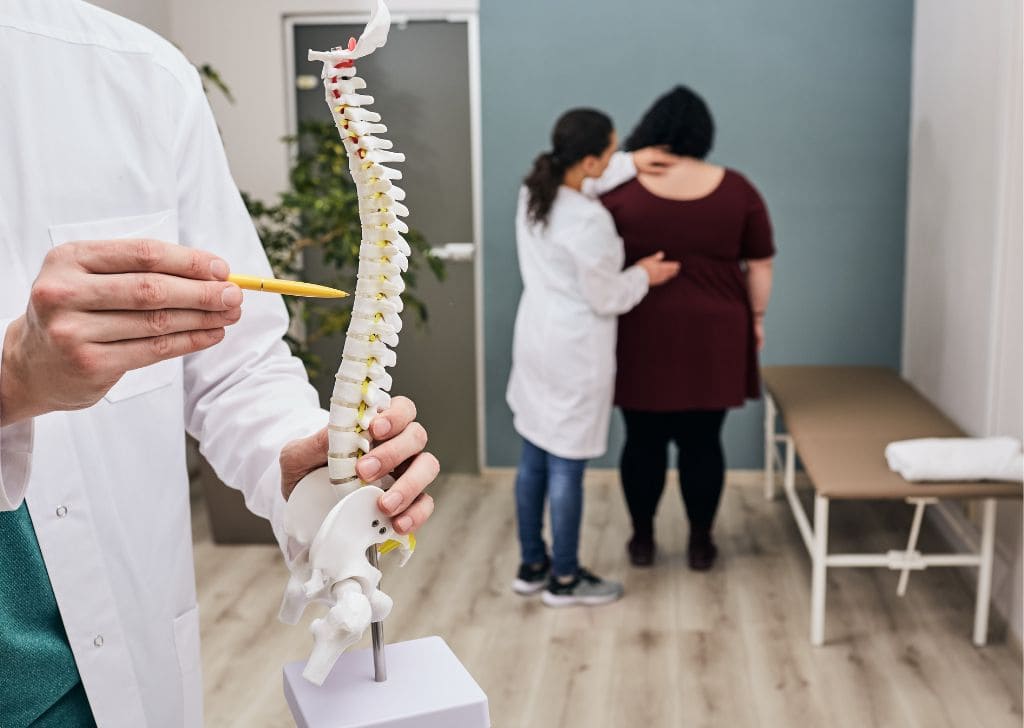 Punca Skoliosis dan Rawatan Fisioterapi | Regenesis Physio
