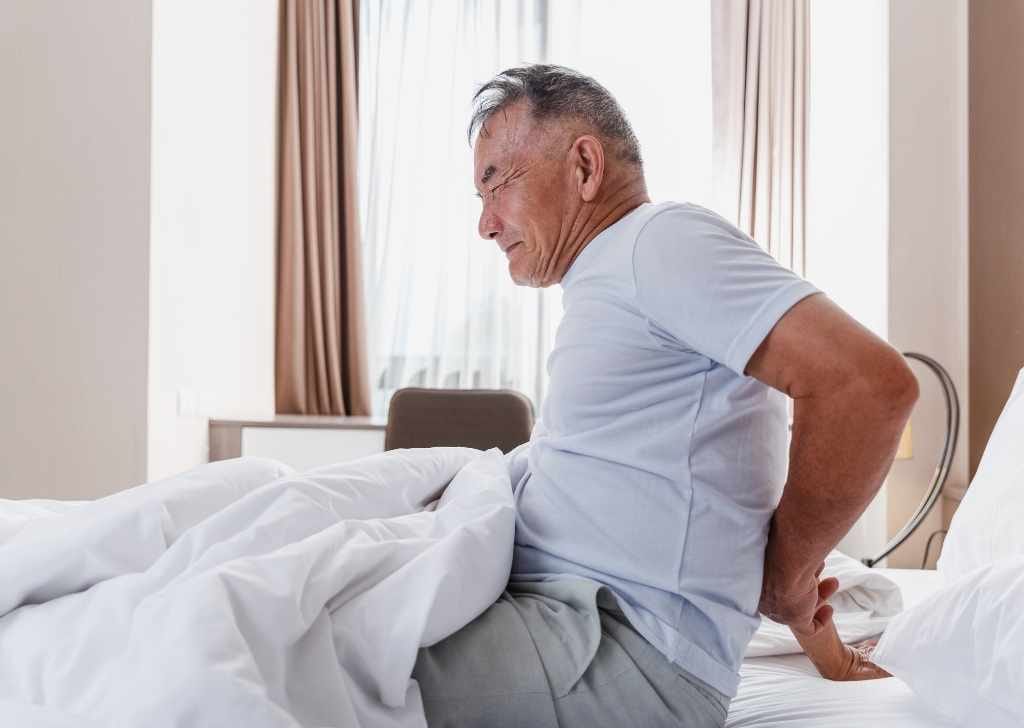 Struggling to sleep due to slipped disc pain? Learn the best sleeping positions, other tricks & healing tips from our physiotherapists in Subang Jaya.