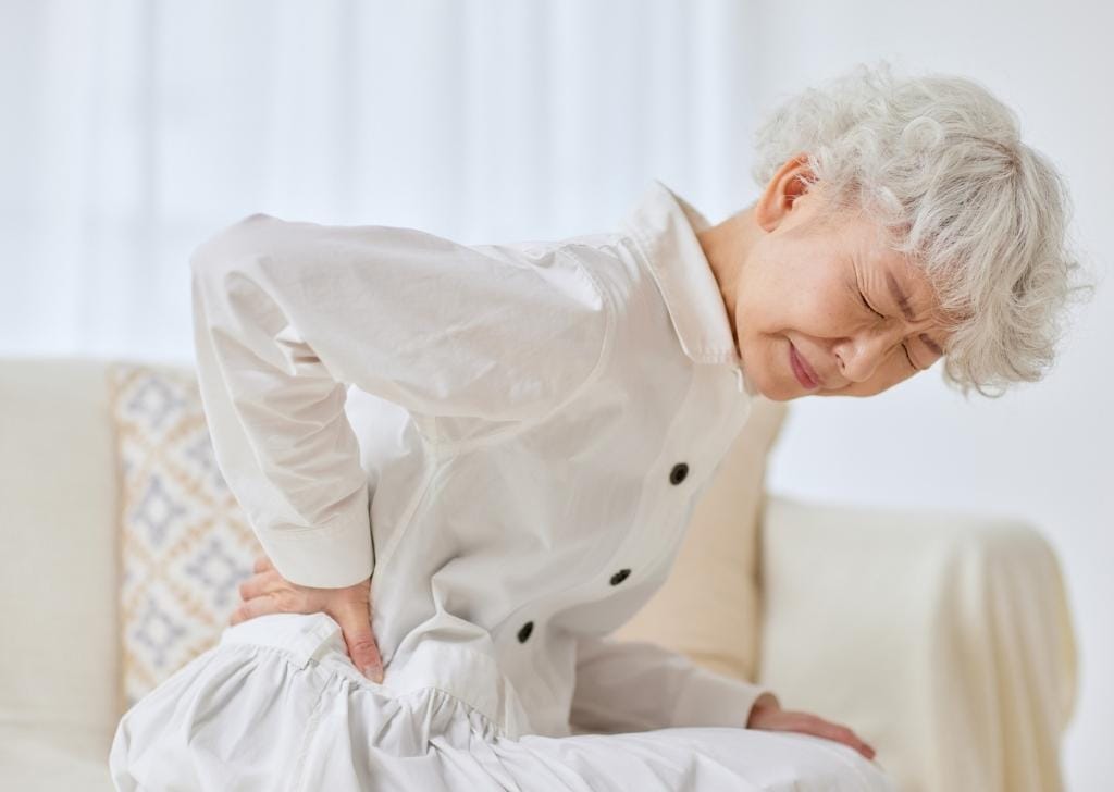 At Regenesis, we often see patients in Subang Jaya with seemingly minor habits or lifestyle choices that slowly lead to chronic back pain over time.