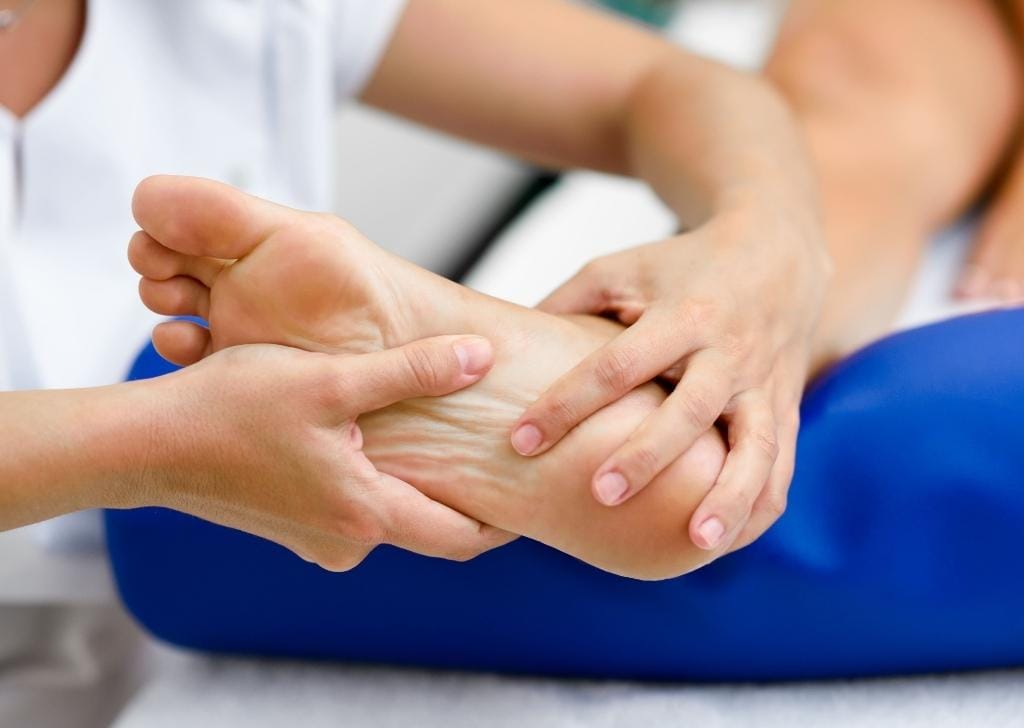 At Regenesis, we often see these signs among patients who come for plantar fasciitis physiotherapy